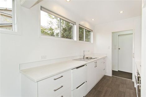 Photo of property in 1/8 Rewi Street, Torbay, Auckland, 0630