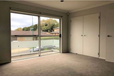 Photo of property in 23 Gibbston Crescent, Flat Bush, Auckland, 2016