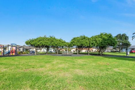 Photo of property in 2 Lockington Avenue, Henderson, Auckland, 0612