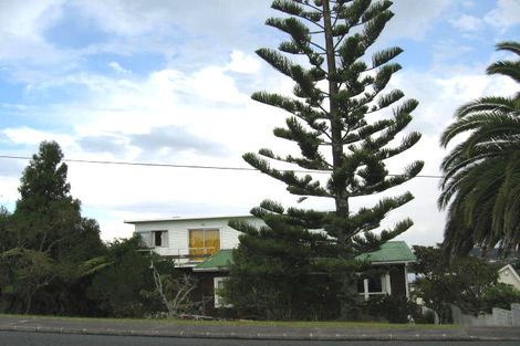 Photo of property in 11 Firth Road, Torbay, Auckland, 0630