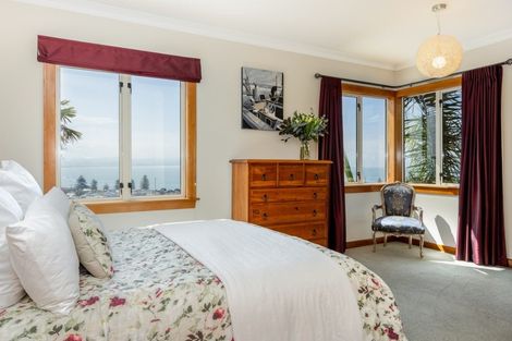 Photo of property in 8 Lambton Road, Hospital Hill, Napier, 4110