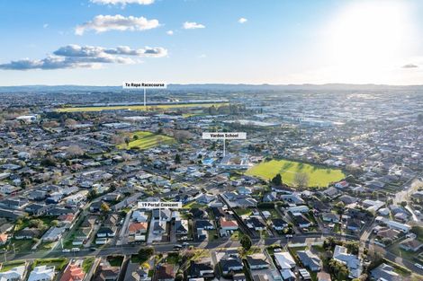 Photo of property in 19 Portal Crescent, Beerescourt, Hamilton, 3200