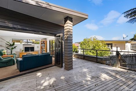 Photo of property in 21 Mariners View Road, Beach Haven, Auckland, 0626