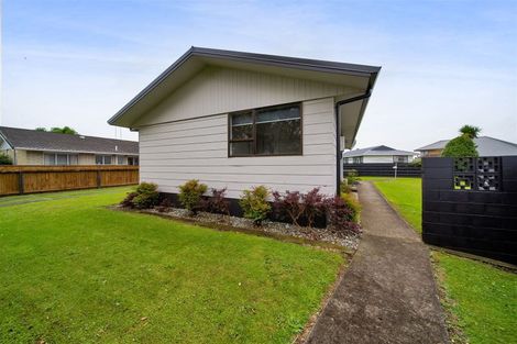 Photo of property in 15 Jade Place, Bell Block, New Plymouth, 4312