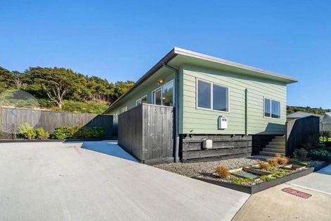 Photo of property in 8 Hastings Grove, Wainuiomata, Lower Hutt, 5014