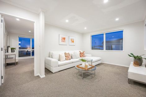 Photo of property in 21 Headland Drive, Long Bay, Auckland, 0630