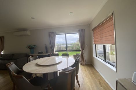 Photo of property in 7 Iwinuku Crescent, Wattle Downs, Auckland, 2103