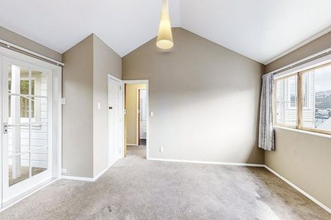 Photo of property in 19 Scarborough Terrace, Mount Victoria, Wellington, 6011