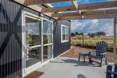 Photo of property in 111 Strathnaver Drive, Waikawa Beach, Levin, 5573