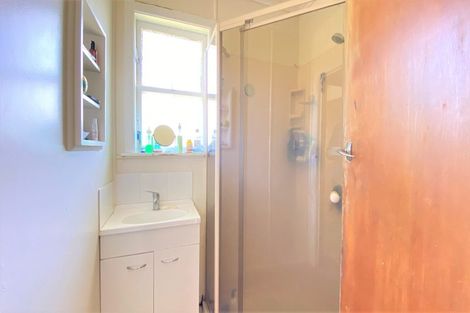 Photo of property in 17 William Souter Street, Forrest Hill, Auckland, 0620