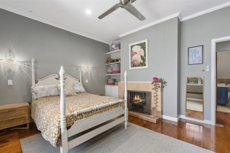 Photo of property in 200 Queen Street, Northcote Point, Auckland, 0627