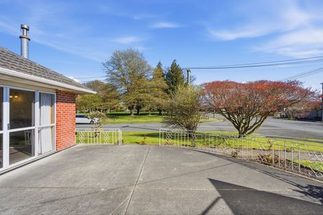 Photo of property in 33 Staveley Street, Avonhead, Christchurch, 8042