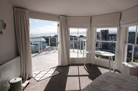 Photo of property in 32 Talavera Terrace, Kelburn, Wellington, 6012