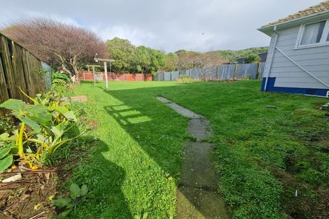 Photo of property in 35 Hukatai Street, Elsdon, Porirua, 5022