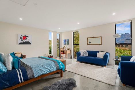 Photo of property in 10 Double Cone Road, Jacks Point, Queenstown, 9371
