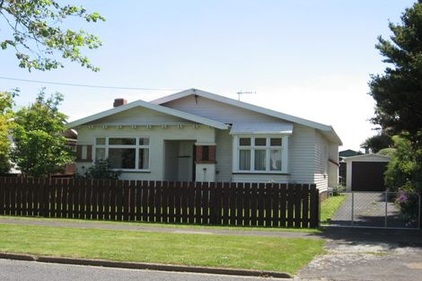 Photo of property in 10 Godwin Crescent, College Estate, Whanganui, 4500