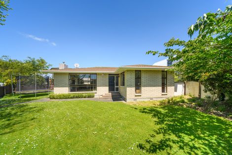 Photo of property in 2 Cecil Place, Cloverlea, Palmerston North, 4412
