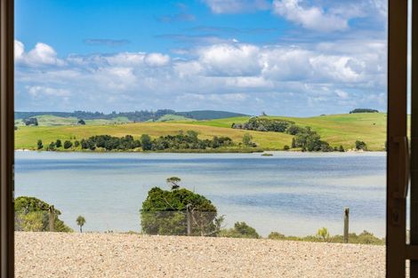Photo of property in 24 Karakanui Road, Tinopai, Matakohe, 0593
