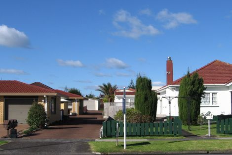 Photo of property in 2/71 Coronation Road, Papatoetoe, Auckland, 2025