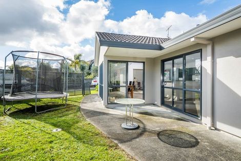 Photo of property in 10 Scarlet Oak Drive, Schnapper Rock, Auckland, 0632