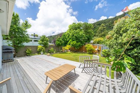 Photo of property in 59 Oroua Street, Eastbourne, Lower Hutt, 5013