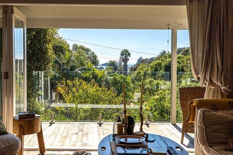 Photo of property in 24 Miro Road, Palm Beach, Waiheke Island, 1081