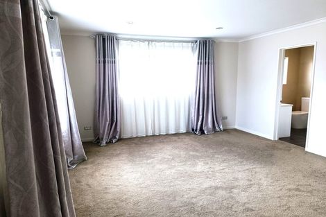 Photo of property in 73 Rosewell Crescent, Flat Bush, Auckland, 2019