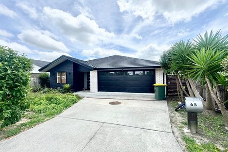 Photo of property in 65 Nobilo Road, Kumeu, 0810