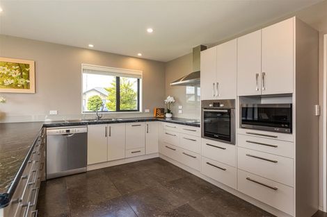 Photo of property in 17 Gosling Crescent, Halswell, Christchurch, 8025