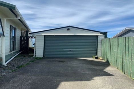 Photo of property in 52 Frobisher Street, Island Bay, Wellington, 6023