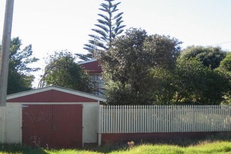 Photo of property in 16 Koromiko Street, Otaki Beach, Otaki, 5512
