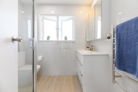 Photo of property in 52 Don Buck Road, Massey, Auckland, 0614