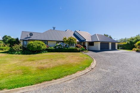 Photo of property in 132 Round Hill Road, Loburn, 7472