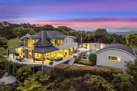 Photo of property in 2 Puriri Place, Sandspit, Warkworth, 0982