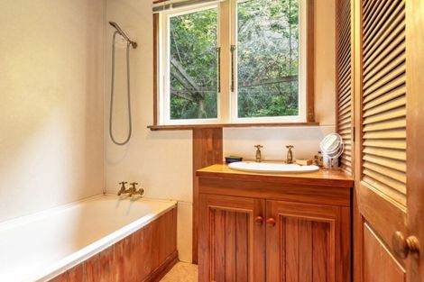 Photo of property in 27 Baroda Street, Khandallah, Wellington, 6035