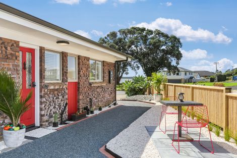 Photo of property in 184 Torkar Road, Clarks Beach, 2122