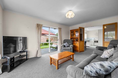 Photo of property in 2/9 Showgate Avenue, Sockburn, Christchurch, 8042