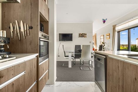 Photo of property in 13b Nellie Drive, Kumeu, 0810