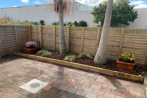 Photo of property in 24a/30 Westward Ho, Glen Eden, Auckland, 0602