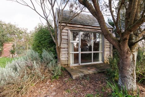 Photo of property in 32 Staces Road, Aokautere, Palmerston North, 4471