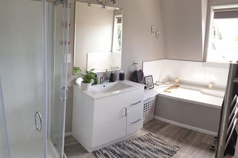 Photo of property in 1/56 Mary Crescent, Elderslea, Upper Hutt, 5018