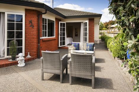 Photo of property in 14 Rutland Place, Taradale, Napier, 4112