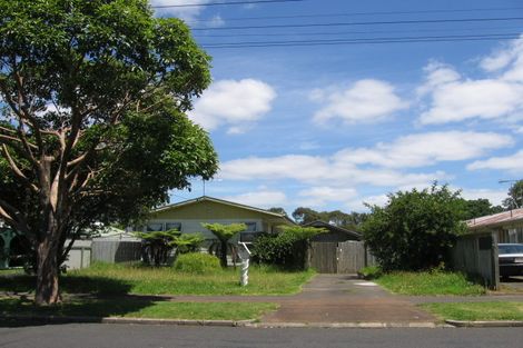 Photo of property in 27 Point England Road, Point England, Auckland, 1072