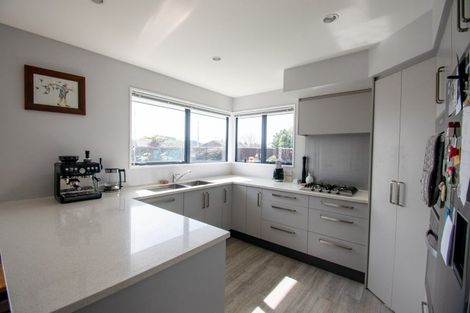 Photo of property in 10 Puhara Avenue, Parklands, Christchurch, 8083