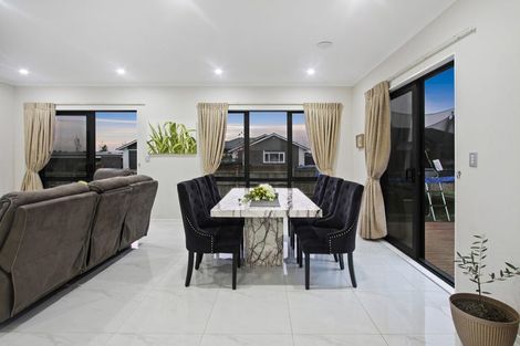 Photo of property in 16 Catherine Mclean Road, Pukekohe, 2120