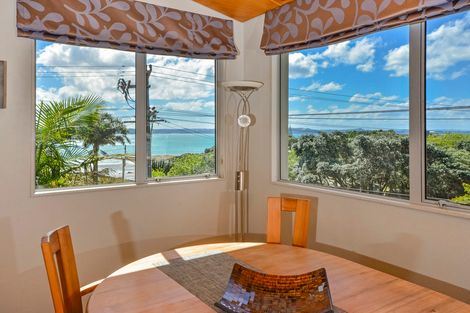 Photo of property in 2/19 Tindalls Bay Road, Tindalls Beach, Whangaparaoa, 0930