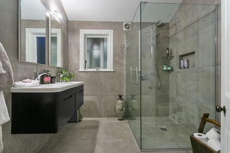 Photo of property in 29 Seaview Avenue, Northcote, Auckland, 0627