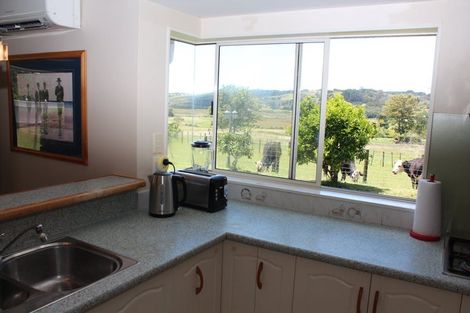 Photo of property in 38 Henson Road, Whitford, Howick, 2571