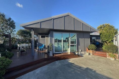 Photo of property in 107 Ryder Crescent, Levin, 5510