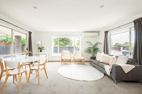 Photo of property in 8 Fieldmoor Place, Parklands, Christchurch, 8083